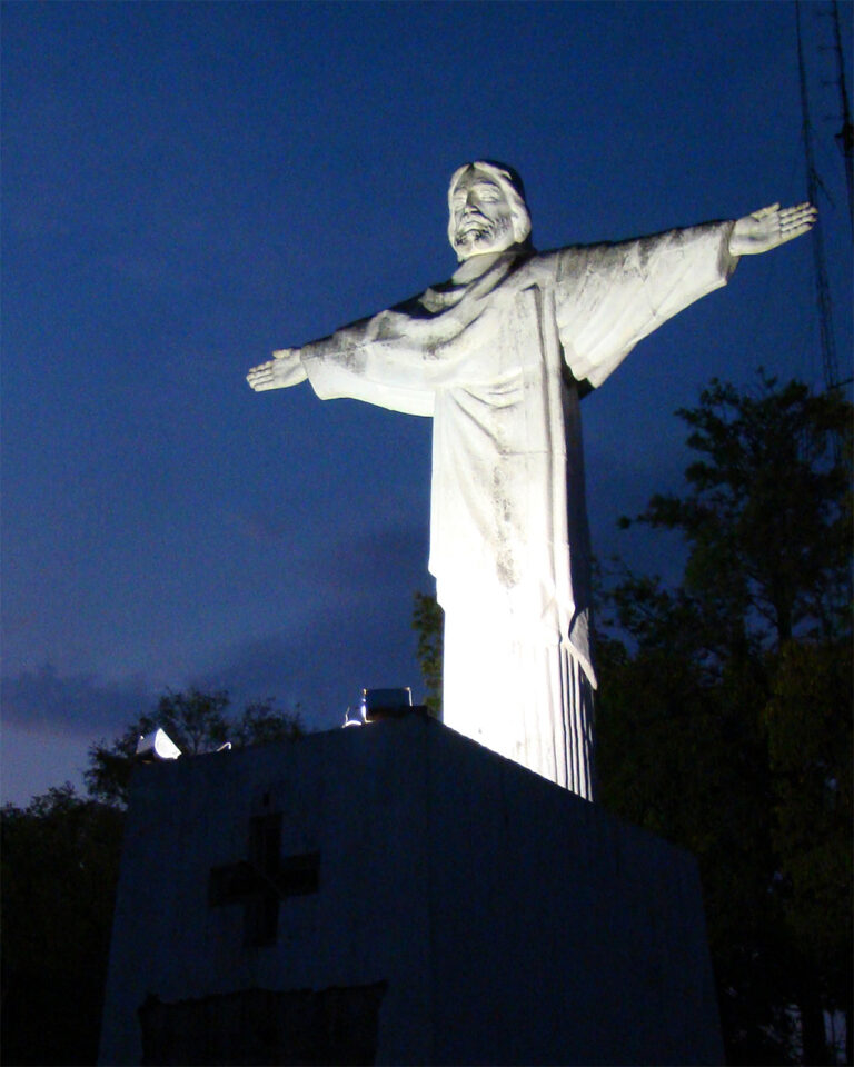 cristo morro do bim santo antonio da platina